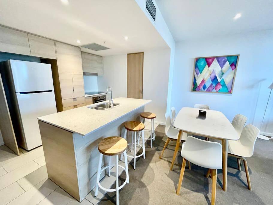 Broadbeach Apartment Level 10 With Beach Views Gold Coast Dış mekan fotoğraf