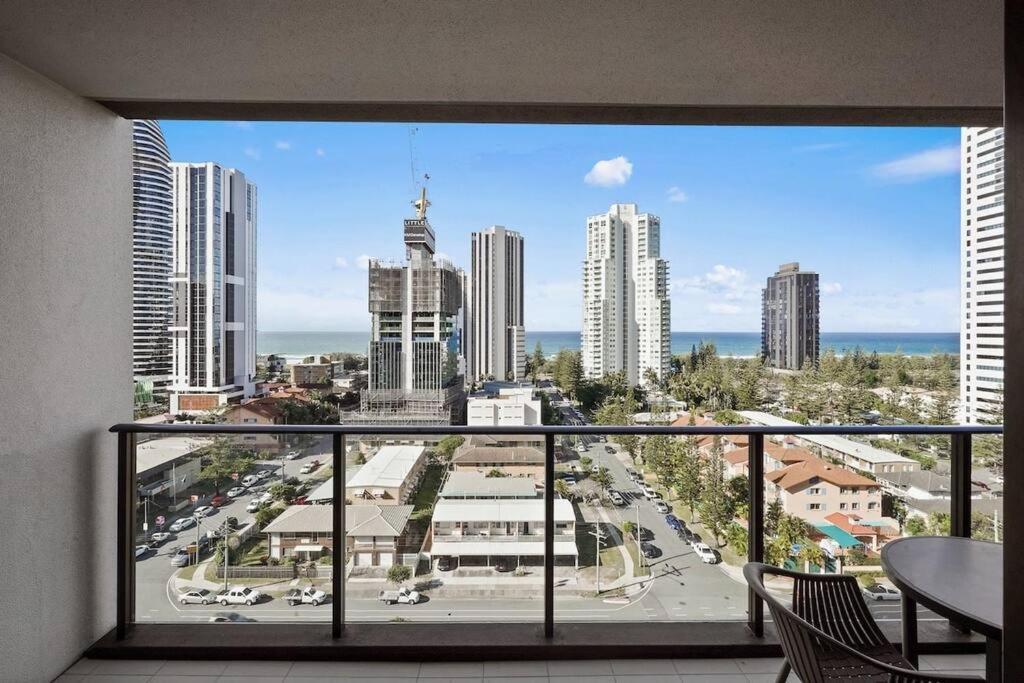 Broadbeach Apartment Level 10 With Beach Views Gold Coast Dış mekan fotoğraf