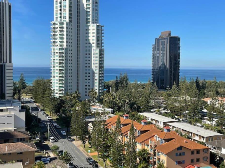 Broadbeach Apartment Level 10 With Beach Views Gold Coast Dış mekan fotoğraf