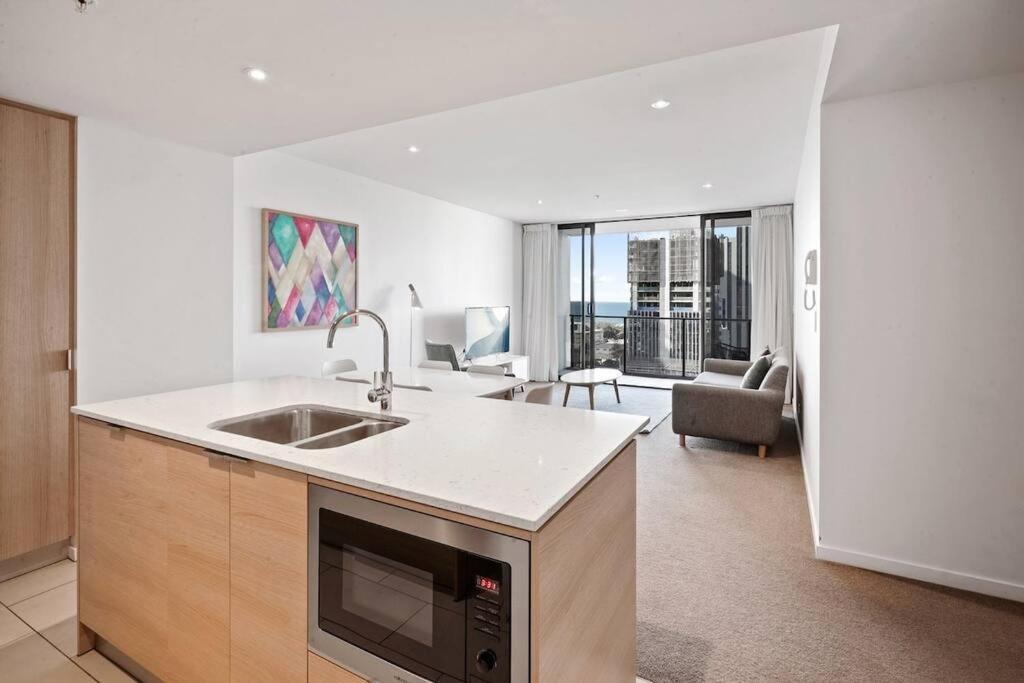 Broadbeach Apartment Level 10 With Beach Views Gold Coast Dış mekan fotoğraf