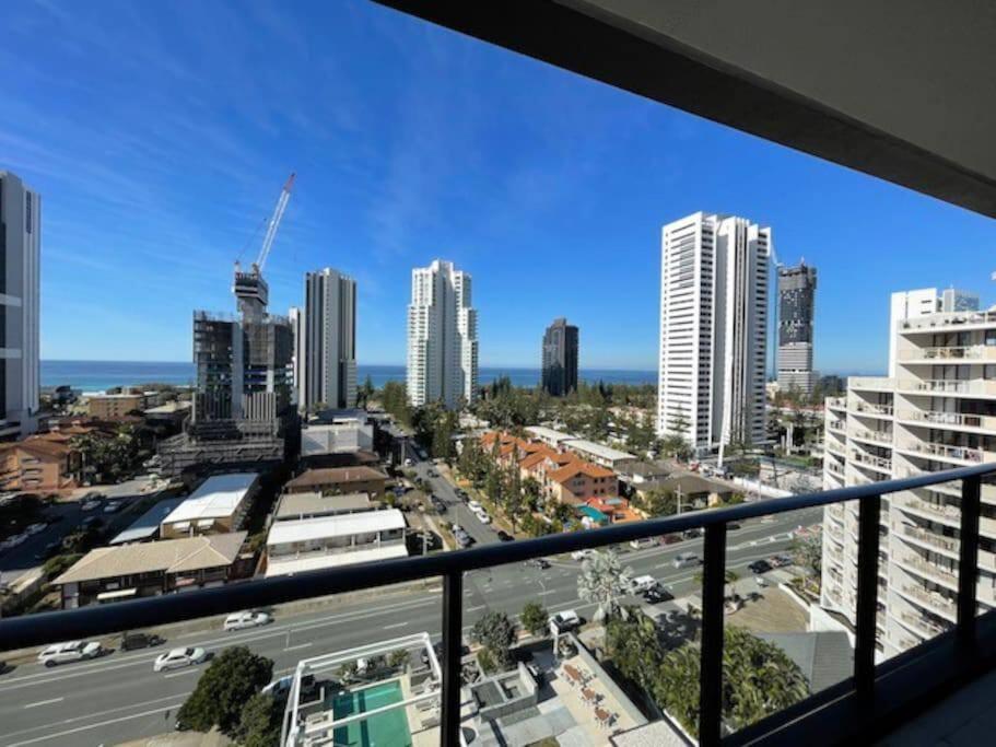 Broadbeach Apartment Level 10 With Beach Views Gold Coast Dış mekan fotoğraf
