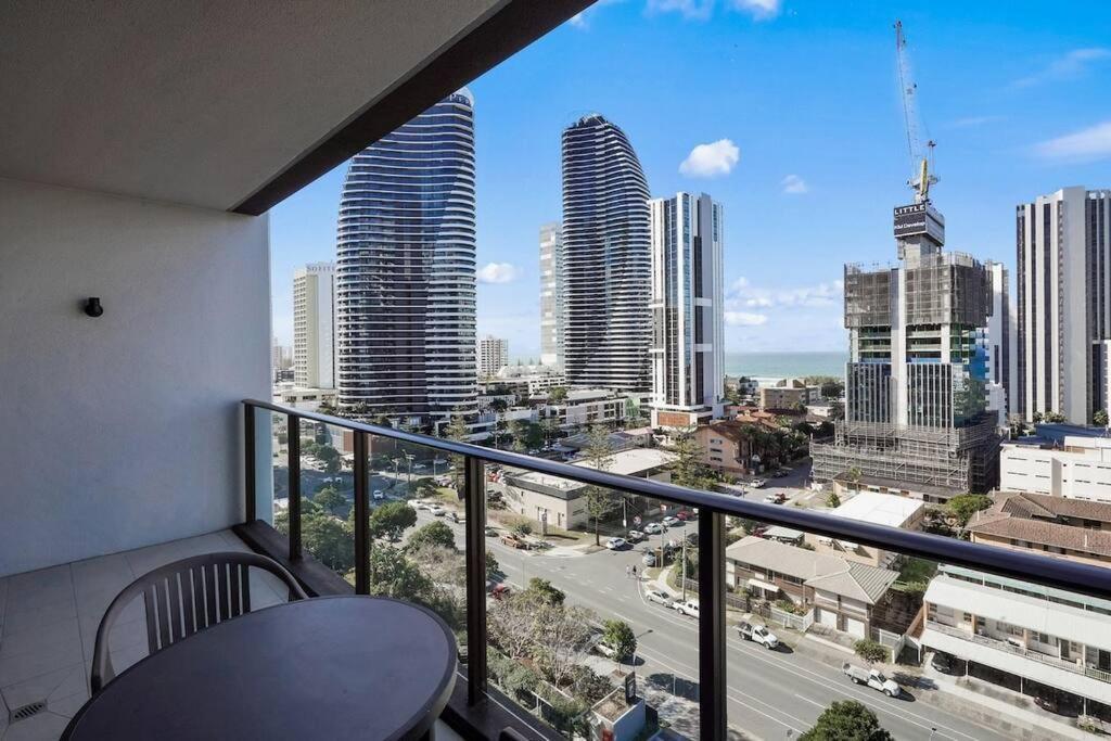 Broadbeach Apartment Level 10 With Beach Views Gold Coast Dış mekan fotoğraf